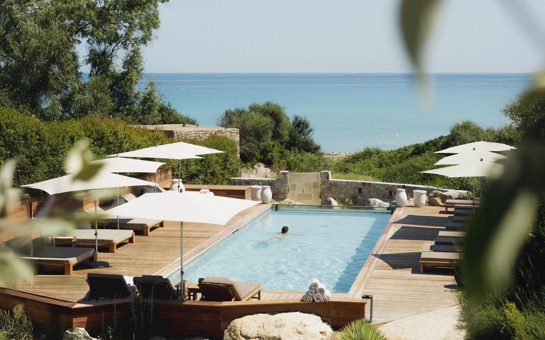 La piscine de l'hôtel 5 étoiles en Corse à Ile Rousse