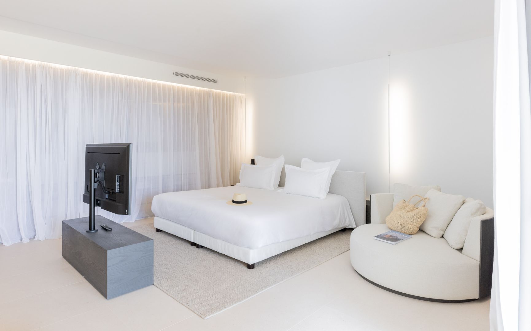 modern white hotel room